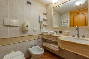 Shower, hair dryer - Elite Residence Near Rome and Tivoli (Roma)