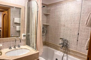 Shower, hair dryer - Elite Residence Near Rome and Tivoli (Roma)