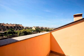 Property grounds - Roman Base near Marco Simone Golf Course (Roma)
