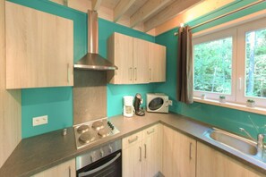 Fridge, microwave, oven, stovetop - Luxury chalet with sauna in the forest (Barvaux)