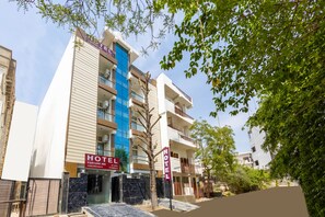 Exterior - Fortune Inn Sector - 104 By ASPL (Noida)