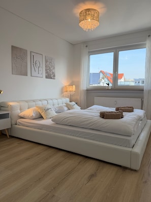 2 bedrooms, iron/ironing board, WiFi, bed sheets
