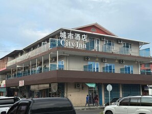 المنشأة من الخارج