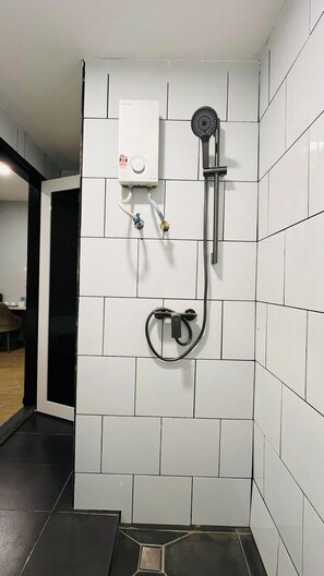Double or Twin Room | Bathroom | Free toiletries, towels, soap, shampoo