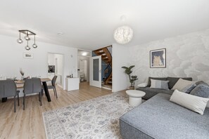 Smart TV - Stylish apartment in the center for 6 people + parking space (Bad Wimpfen)