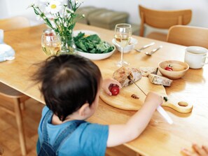 Dining - Lake Toya Retreat/2mins to the lake!/Spacious/Families and babies/Rusutsu Ski (洞爺湖町)