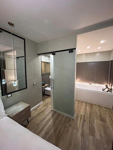 Oasis Suite with Jacuzzi