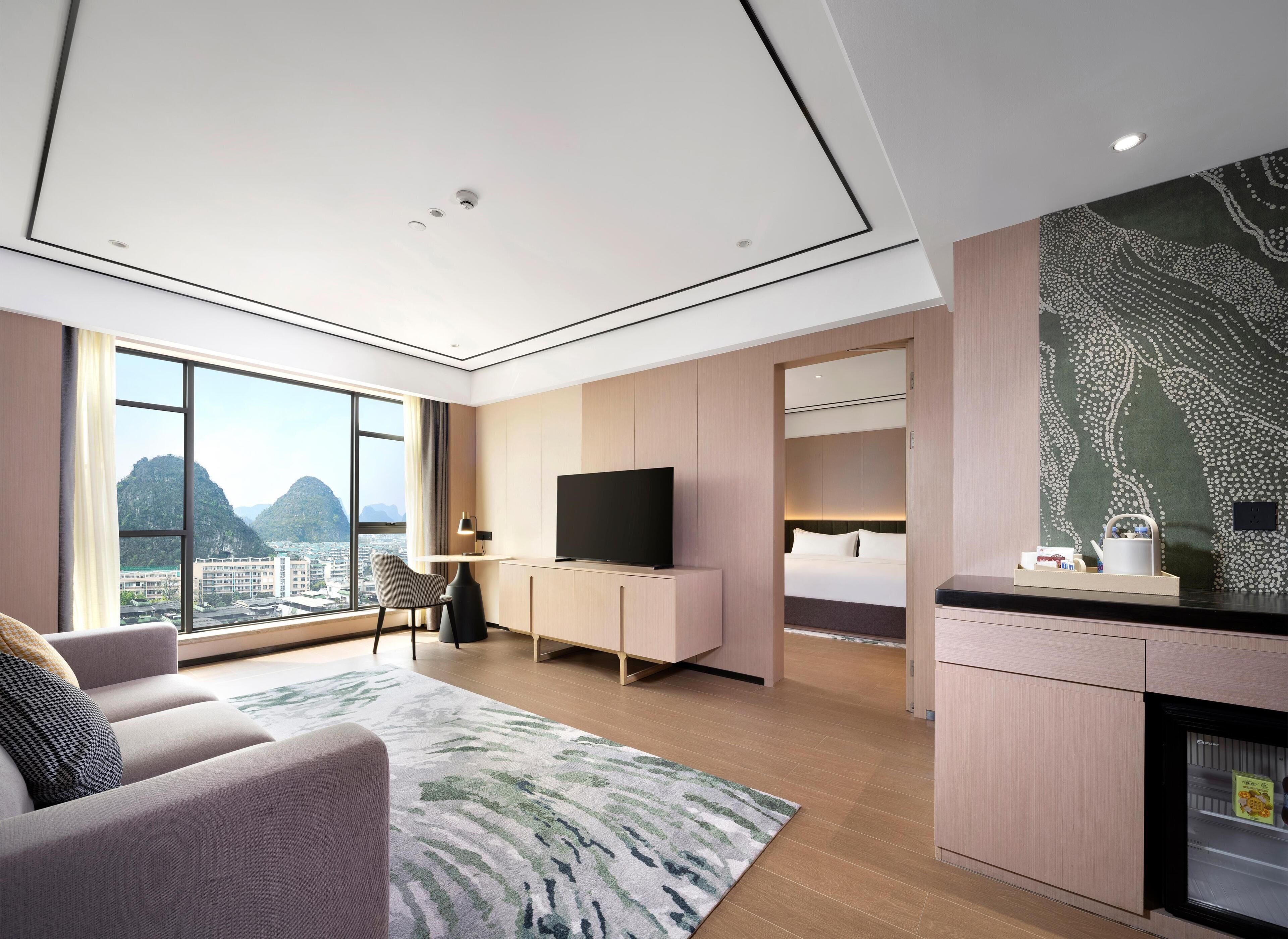Suite, 1 King-Bett | Wohnbereich