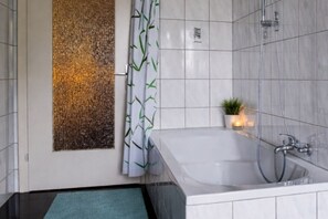 Hair dryer, towels, soap - Apartment Waldeck - comfortable, spacious accommodation in natural surroundings (Twistetal)