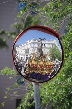 Miscellaneous - St. Bernard: Strategic and Tradition Easter Week (Sevilla)