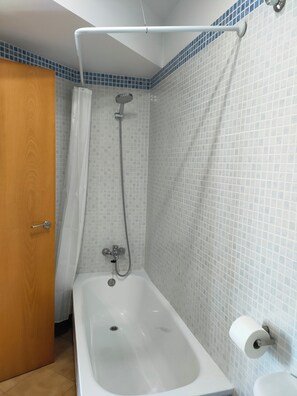 Bathroom - Vrbo Property (Sevilla)