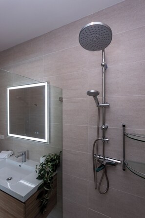Villa | Bathroom - 3BR Pool Villa Close to Lamai Beach V304 (Koh Samui)