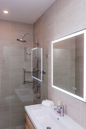 Villa | Bathroom - 3BR Pool Villa Close to Lamai Beach V304 (Koh Samui)