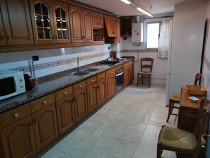 Private kitchen - Charming family retreat with sea views in Ca La Solé (Vinaròs)