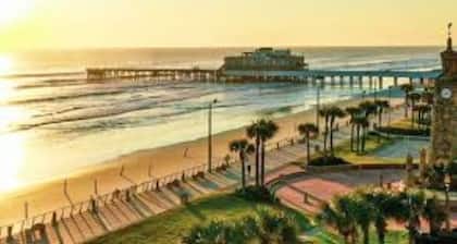 Beach, Eats, Shops! Sunny Stay in our New 3BR Townhome in Peaceful Palm Coast FL