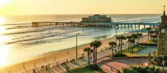 Beach, Eats, Shops! Sunny Stay in our New 3BR Townhome in Peaceful Palm Coast FL