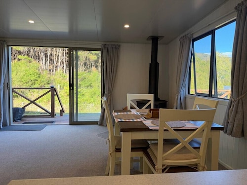 Alpaca Farm Retreat - Peaceful Rural Escape