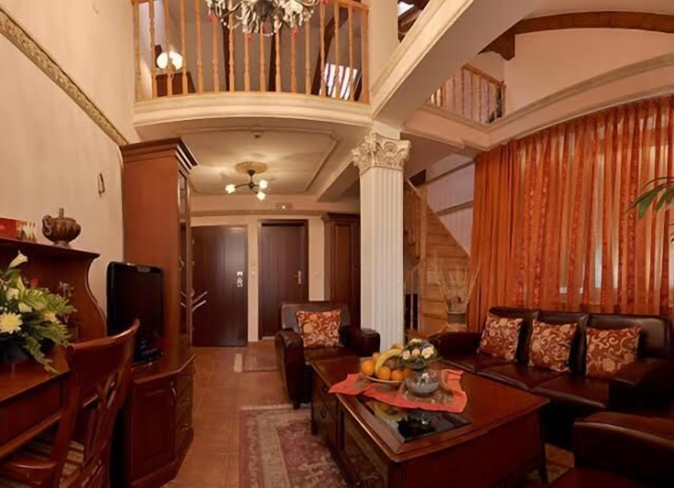 Superior Duplex, City View | Interior