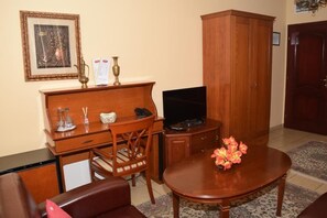 Comfort-Doppelzimmer, Stadtblick | Wohnbereich