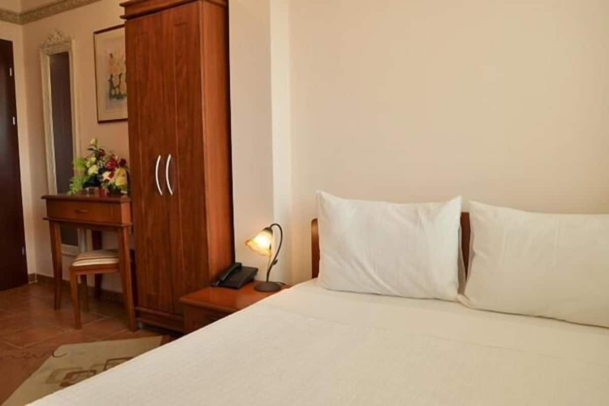 Standard-Doppelzimmer, Stadtblick