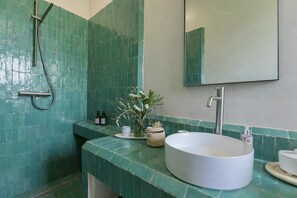 Shower, hair dryer - Villa Najwa with heated pool - My Rental Homes (Bellouk)