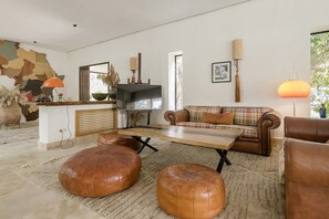 TV, fireplace, stereo - Villa Najwa with heated pool - My Rental Homes (Bellouk)