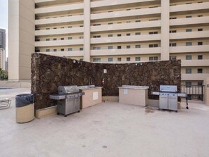 Terrace/patio - 20th Floor Studio with Ocean View (Honolulu)