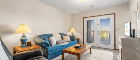 Lägenhet - 1 queensize-säng med bäddsoffa - balkong (Little Treehouse on the Lake) | Vardagsrum