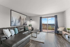 Condo, Multiple Beds, Pool Access, Mountain View (Branson Heights Retreat) | Living area - Branson Heights Retreat (Branson)