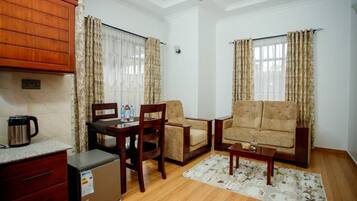 Luxury Double Room, Mountain View | Private kitchen