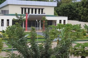 Habitación doble de lujo, vista a la montaña | Áreas de la propiedad