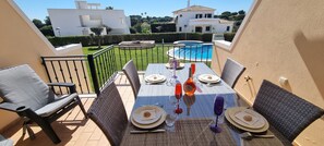 Outdoor dining - Vila Rosal standing Ocean view, close to the magnificent Praia São Rafael (Albufeira)