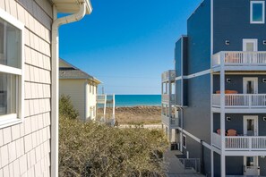 Property grounds - Sunsets and Sand- 4BR, Dog Friendly, Ocean Views (N. Topsail Beach)