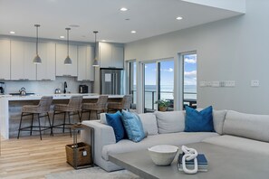 Smart TV, offices, printers - Luxury Chesapeake Bayfront Home w/ Private Beach (Lusby)