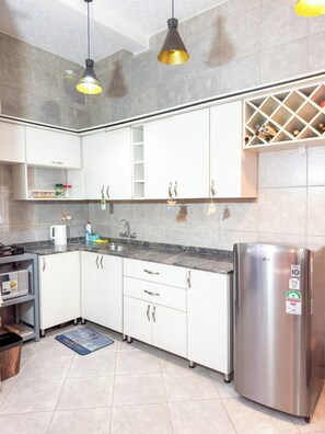 Apartment, Balcony, Garden View | Private kitchen - Constatia Homes  (Kampala)