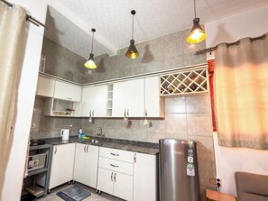 Apartment, Balkon, Gartenblick | Eigene Küche