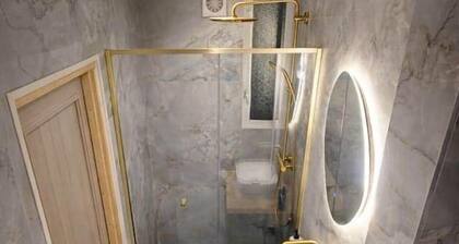 B&B Chez Nini - Luxe City Loft -parking available-