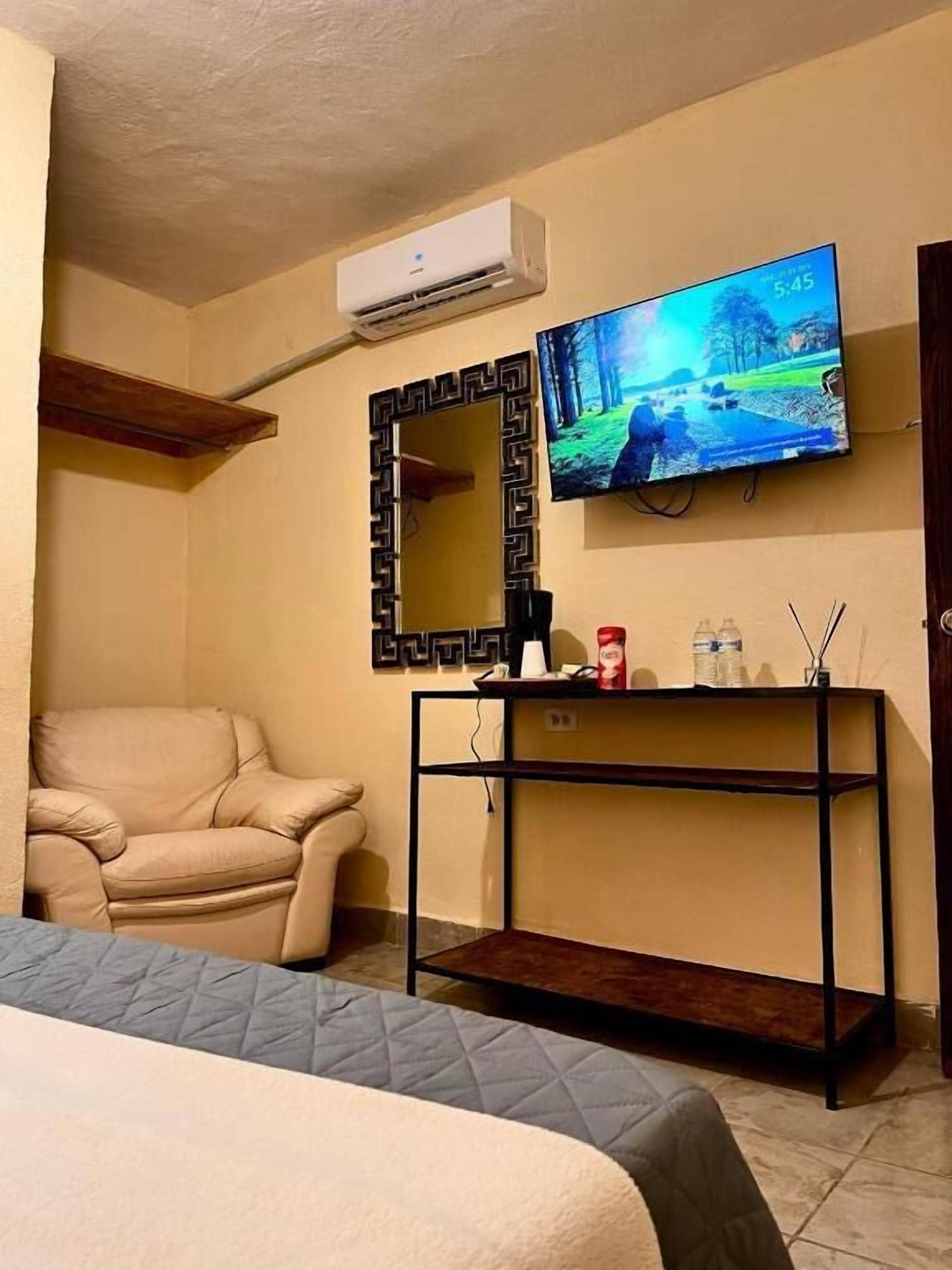 Habitación Deluxe, vistas al patio | Wifi gratis