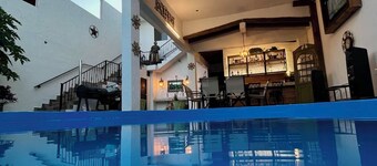 Hotel 305 