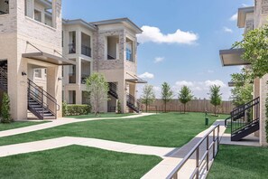 Exterior - Landing Apartments Conroe Near Panorama Village (Conroe)