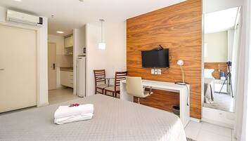 Suite | Blackout curtains, iron/ironing board, free WiFi