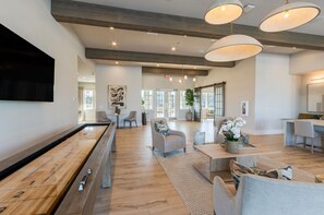 Lounge - Landing Amazing 2bd, Gym (Longs)