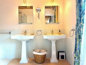 Shower, hair dryer, bidet, towels - UNO - Small, independent maisonette (Sa Pobla)