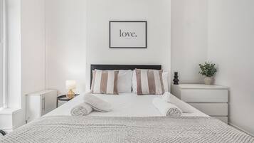 4 bedrooms, iron/ironing board, WiFi, bed sheets