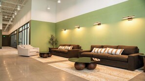 Interior - Roami at Century Plaza | Convention Ctr |1BR Loft (Minneapolis)