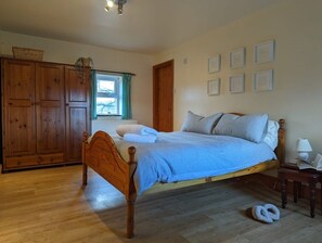 Iron/ironing board, WiFi, bed sheets - Cosy 2 Bedroom Cottage with Breathtaking Views (Garrigill)