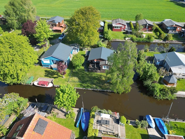 Exterior - Vacation home Möwenglück by the sea with garden by the water (Südbrookmerland)
