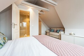 5 makuuhuonetta, silitysrauta/-lauta, ilmainen Wi-Fi, vuodevaatteet