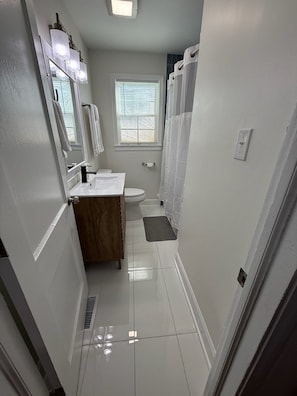 Bathroom - New & Cozy Durham 2 Bedroom Home A (Durham)