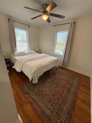 Room - New & Cozy Durham 2 Bedroom Home A (Durham)